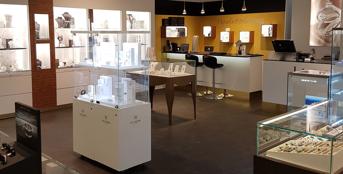 Lycka Juveler - Butik i Mall of Scandinavia - Förlovningsring - Vigselring - Smycken